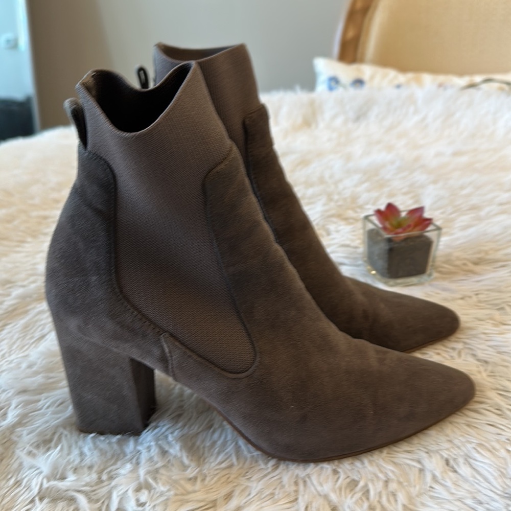 Steve Madden Richter Grey Brown Sock Ankle heel suede bootie women size 9 - Picture 4 of 8